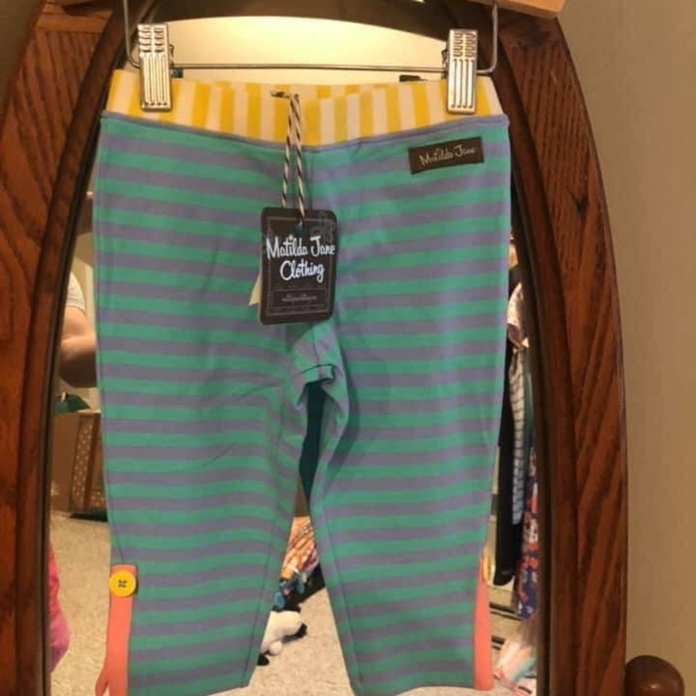 Matilda Jane size 8 Capri leggings